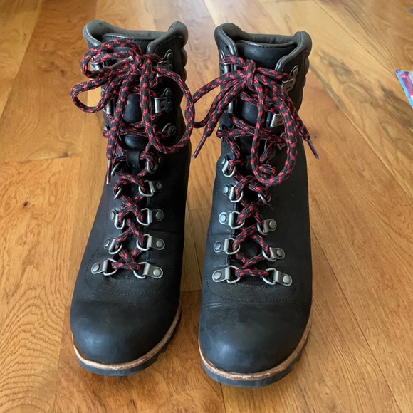 EUC Sorel Conquest Wedge Casual Leather Boot size 9 - Picture 2 of 5